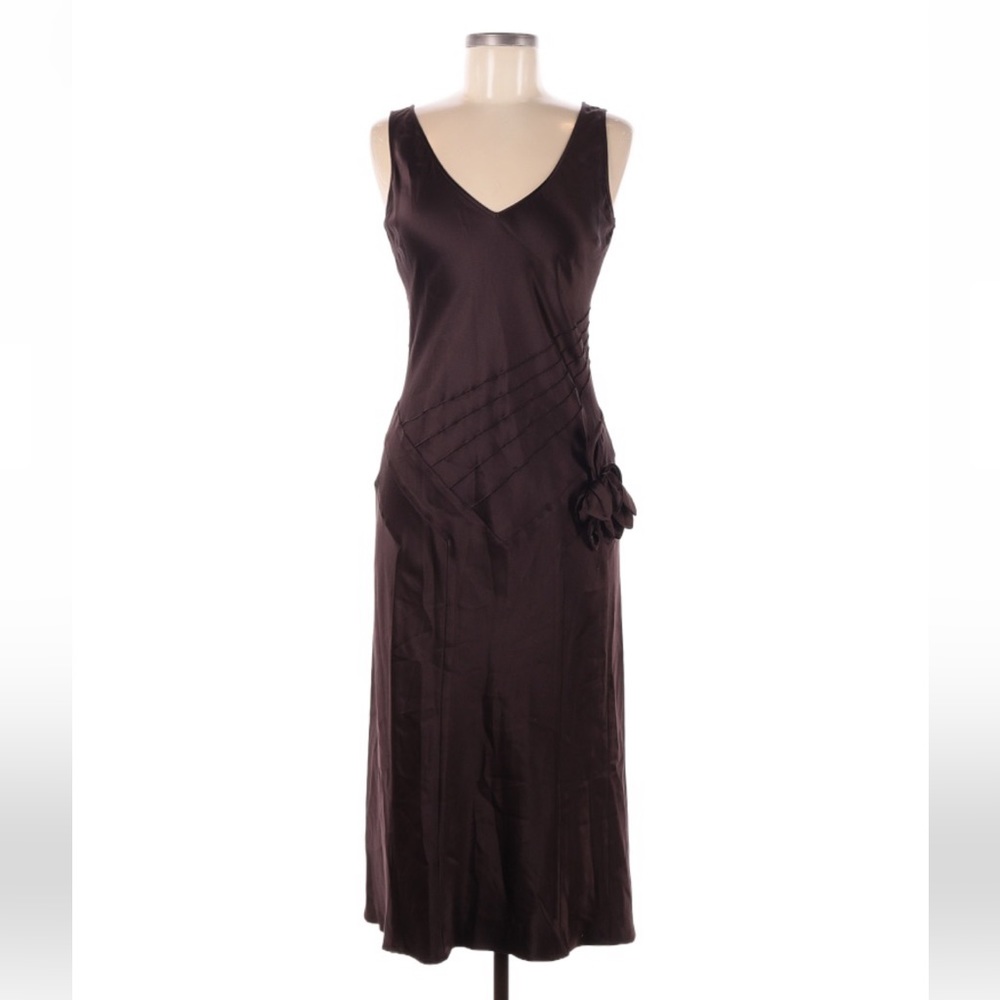 BROWN SLIP DRESS WITH FLOWER APPLIQUÉ